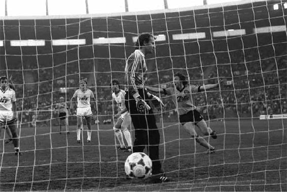 BVB Relegation 1986 Fortuna Köln 8:0 – Jürgen Wegmann rettet den BVB